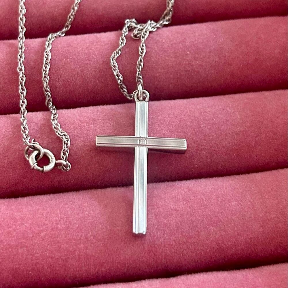 La-mode Vintage Sterling Silver Cross Pendant Necklace